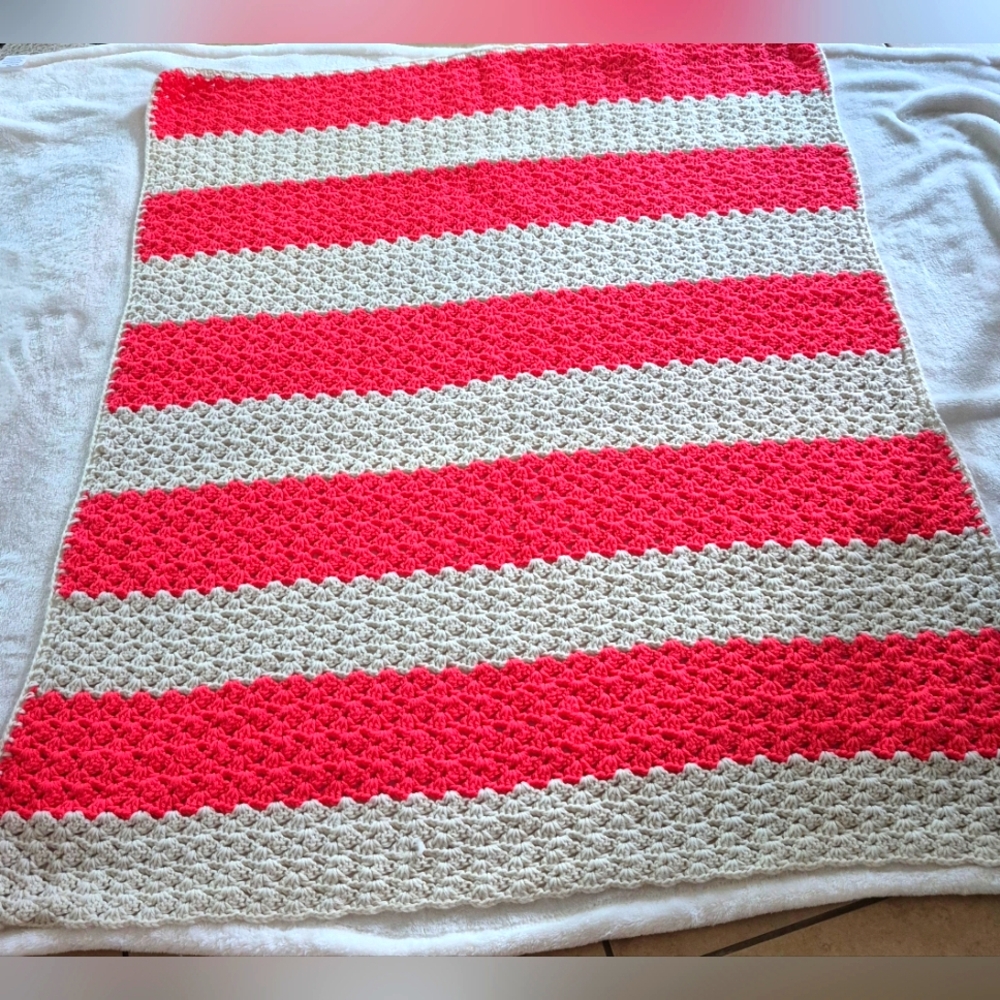 Hand Made Throw Blanket NeW 😁
